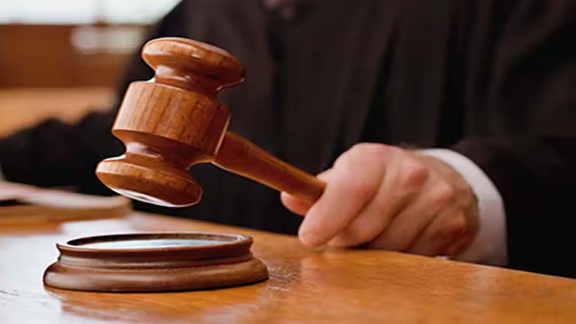 Bareilly: 4.82 लाख रुपये वसूल कराने को आरसी कलेक्ट्रेट भेजी, बीमा कंपनी पर लगा जुर्माना