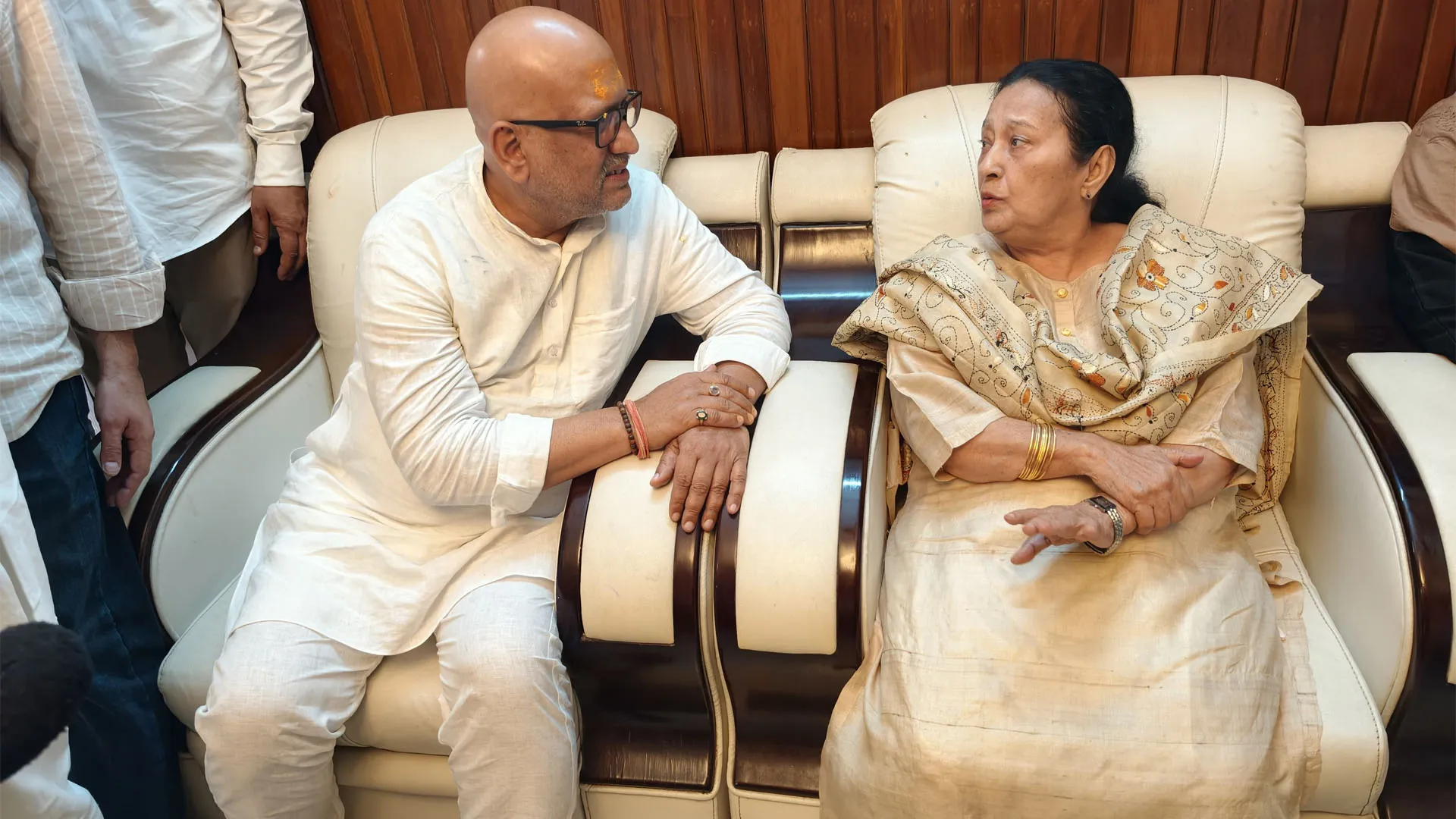 UP: रामपुर पहुंचे कांग्रेस प्रदेशाध्यक्ष अजय राय ने आजम खां की पत्नी से की मुलाकात