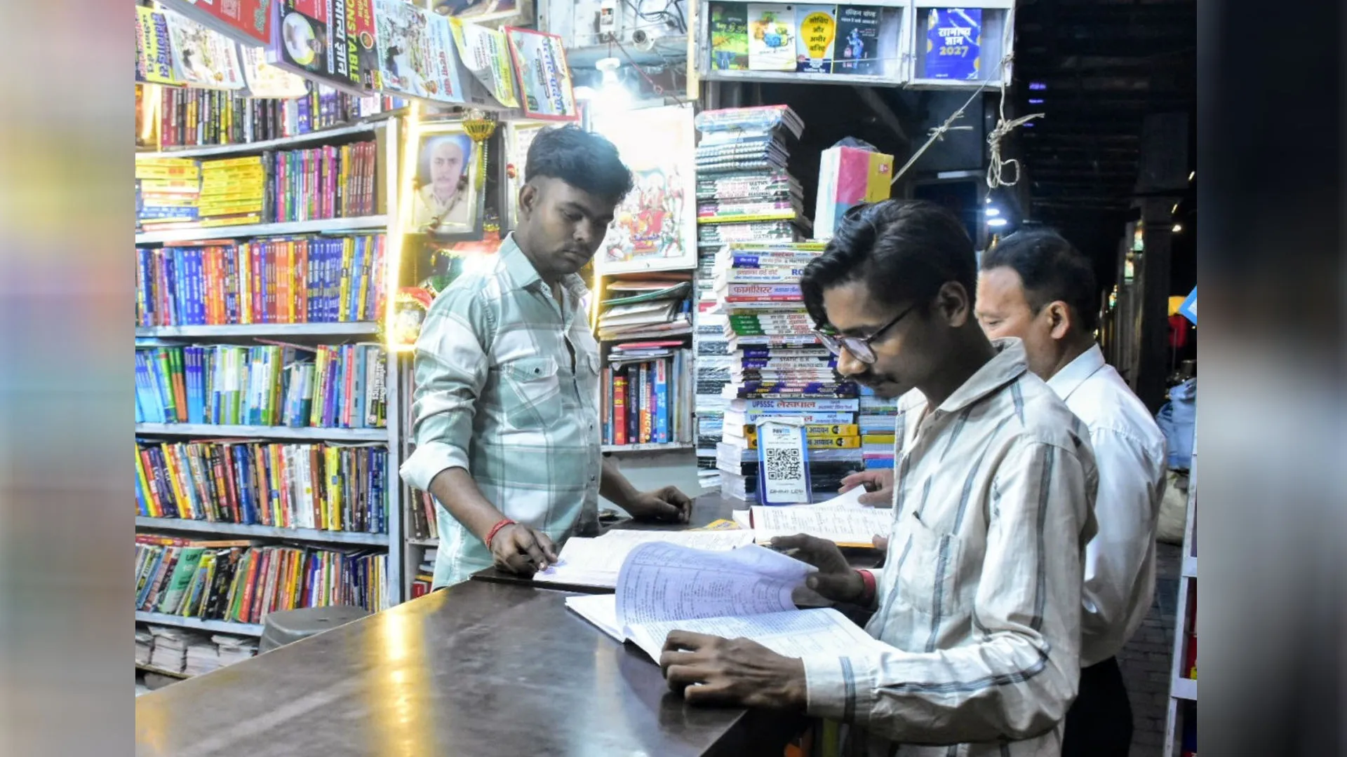 Moradabad:निजी स्कूलों में ‘कमीशन’ का खेल...बिक रहीं महंगी किताबें