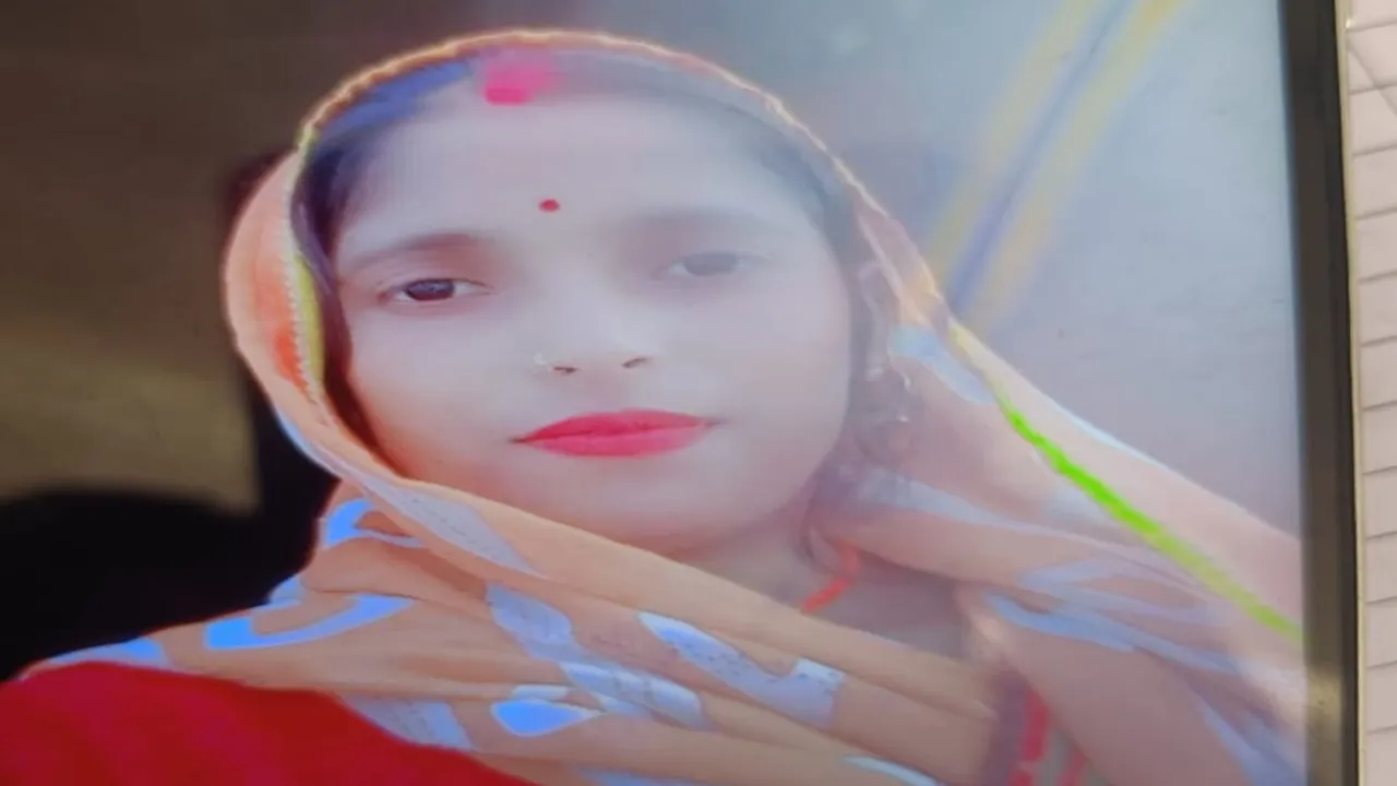 कानपुर : फंदे पर लटकता मिला महिला का शव, परिजनों ने हत्या का आरोप लगाया