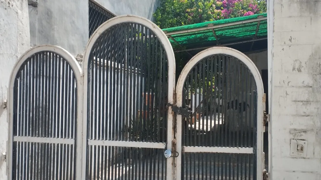 कानपुर : सेवानिवृत्त आईएएस के बंद मकान में चोरी, लखनऊ में रहता है परिवार 