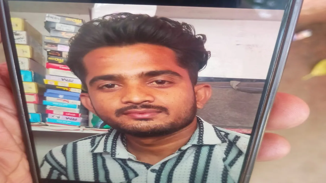 कानपुर : प्रेमिका ने मैसेज का नहीं दिया जवाब तो युवक ने की सुसाइड, परिजनों में मचा कोहराम