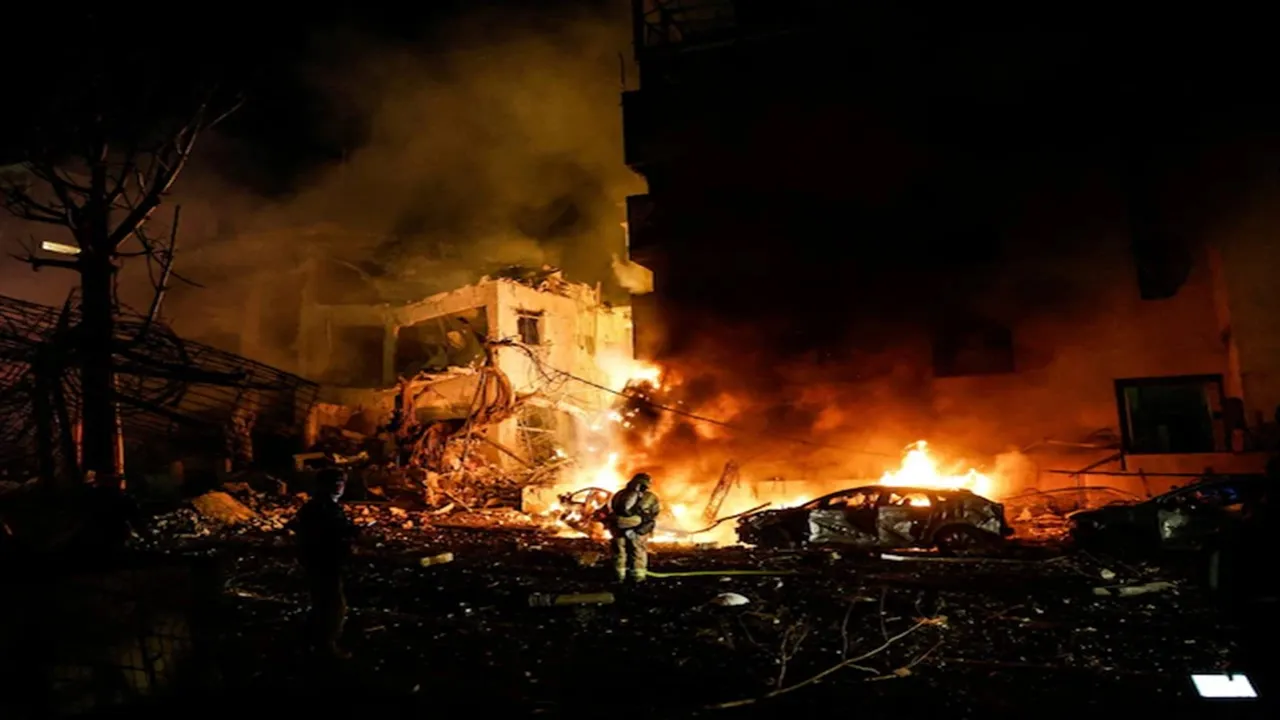 ईरान पर हवाई हमलों ने मचाई भारी तबाही : तेहरान ने इजराइल और खाड़ी देशों को बनाया निशाना