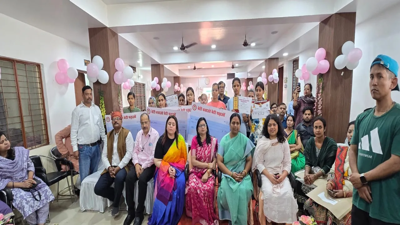 कानपुर : महिला दिवस पर बालिकाओं और महिलाओं को किया गया सम्मानित