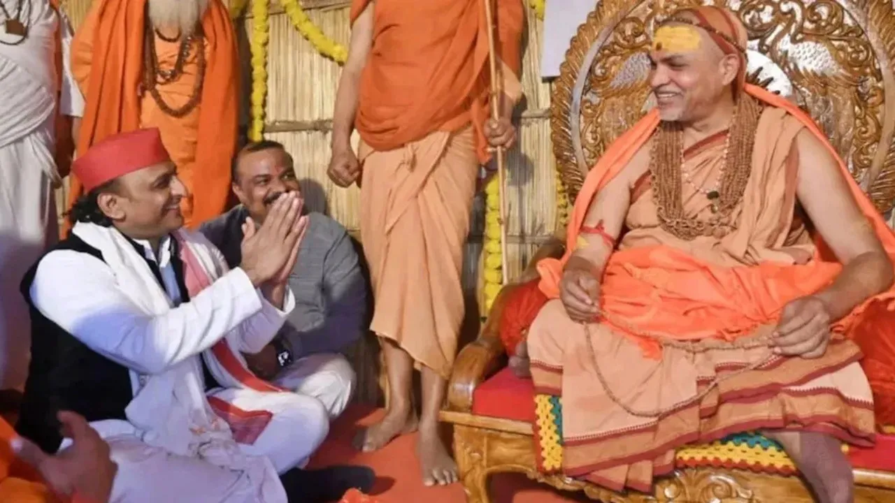 समाज में नकली संतों का होगा अंत... स्वामी अविमुक्तेश्वरानंद से मुलाकात के बाद बोले अखिलेश यादव