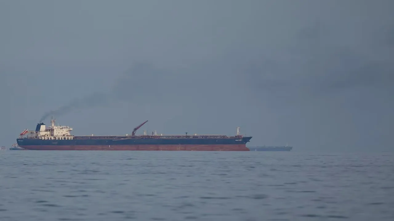 भारत को बड़ी राहत! होर्मुज से होकर एक तेल टैंकर पहुंचा मुंबई, एक अन्य पारादीप की राह पर