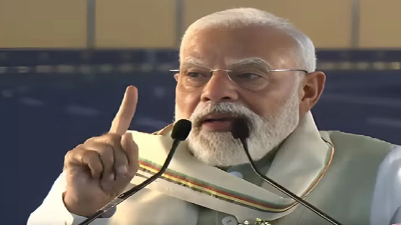 कांग्रेसी केवल मोदी को गाली देना जानते हैं... असम में गरजे PM Modi : कहा- देश में दहशत का माहौल पैदा करने में लगी है कांग्रेस