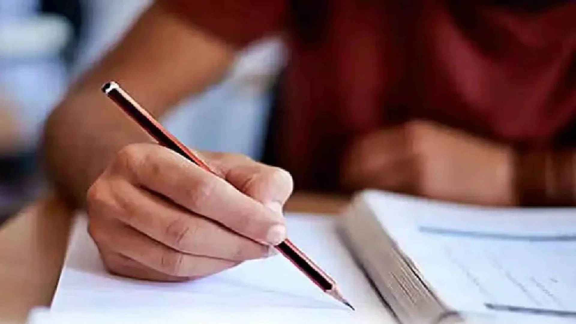 Moradabad: परीक्षा मूल्यांकन में तेजी, समय से पहले पूरा करने की तैयारी