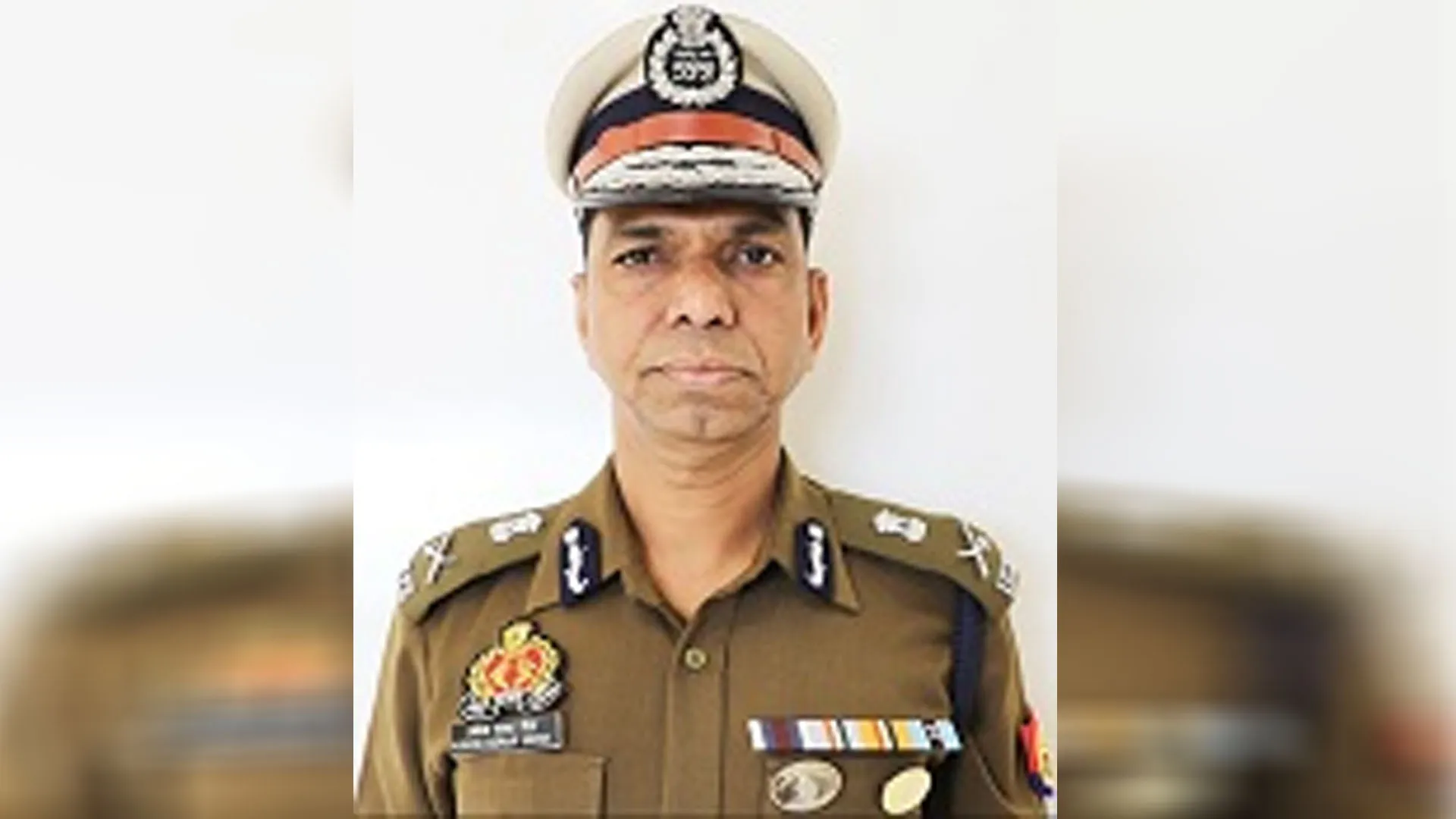 Moradabad: डीआईजी को घिरा देख अकेला छोड़कर लौट गए थे जिलाधिकारी