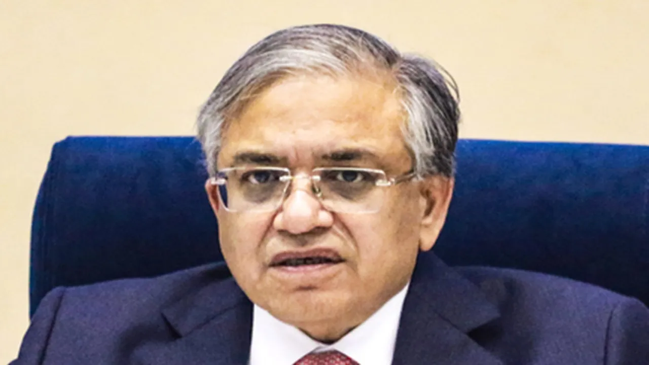 चुनाव आयोग ने बंगाल में किया बड़ा फेरबदल : मुख्य सचिव, डीजीपी और कोलकाता पुलिस कमिश्नर को हटाया