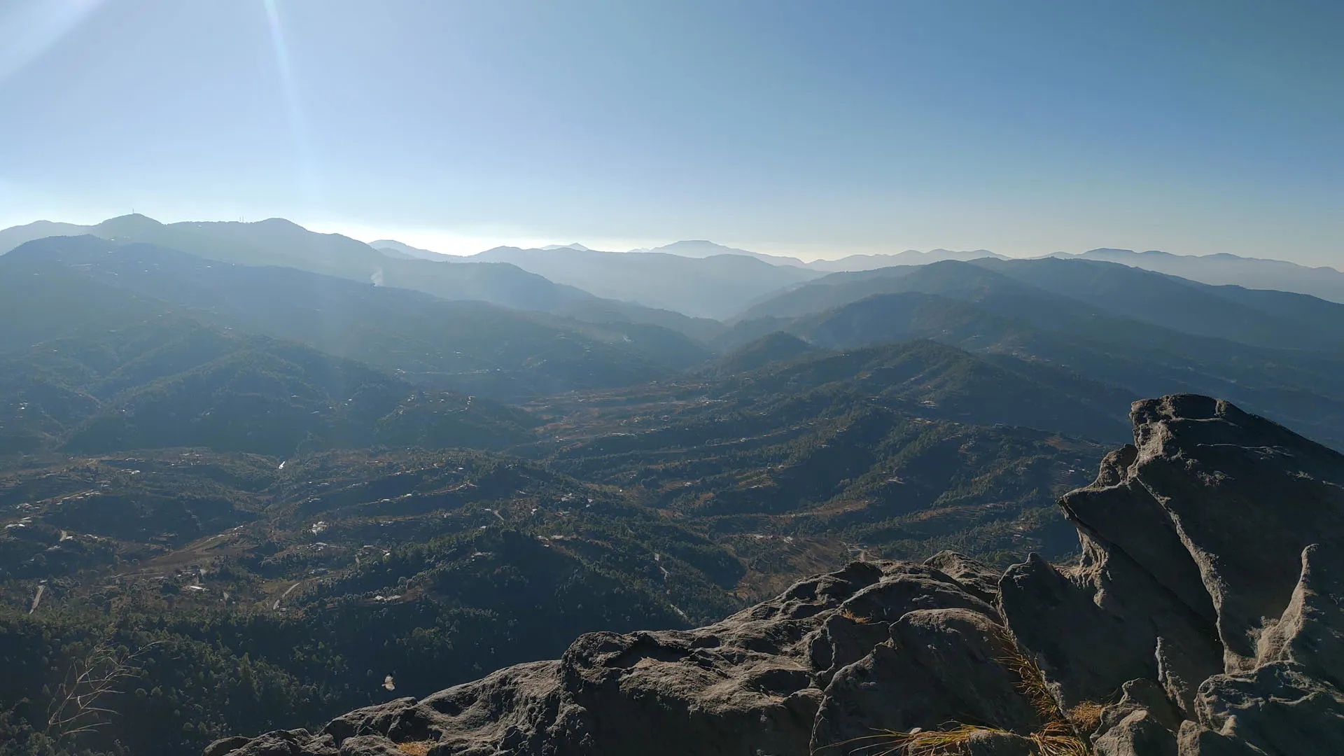 Uttrakhand: मुक्तेश्वर में अभी से 22 साल का रिकार्ड तोड़ने के करीब पहुंचा पारा