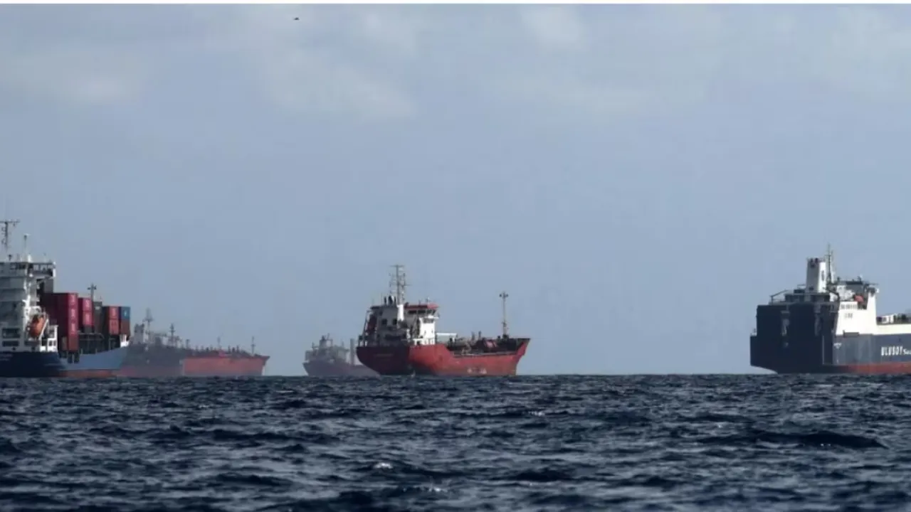 ईरान ने ओमान तेल टैंकर पर दागी मिसाइलें, 15 भारतीय क्रू मेंबर थे मौजूद, नेतन्याहू ने ईरानी जनता से की बगावत की अपील