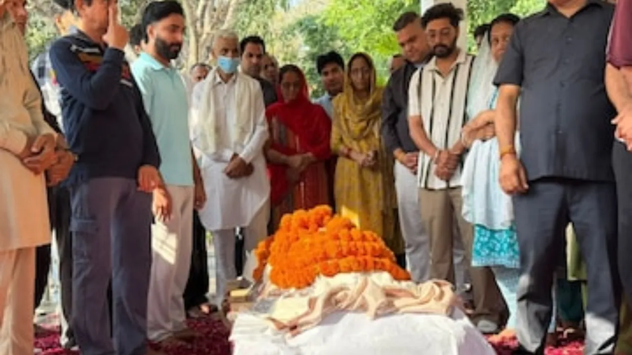 13 साल की बेहद दर्दनाक जद्दोजहद खत्म... हरीश राणा का किया गया अंतिम संस्कार
