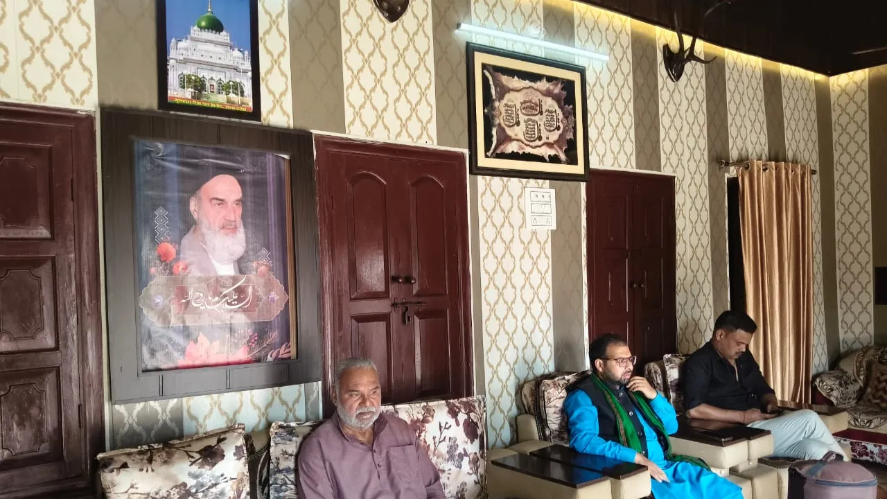 इजरायली हमले में ईरान के सुप्रीम लीडर अयातुल्लाह खामेनेई की मौत: वैश्विक महायुद्ध की आहट के बीच गमगीन हुआ बाराबंकी का किंतूर गांव, यहीं से जुड़ी हैं पुश्तैनी जड़ें