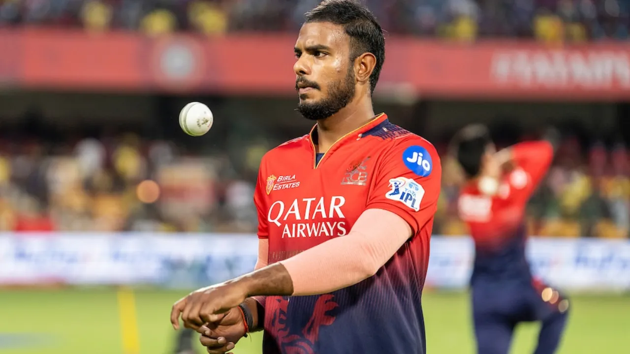 RCB में IPL 2026 में तेज गेंदबाज यश दयाल नहीं आएंगे खेलते... बोले  मो बोबाट- अनुबंध बरकरार