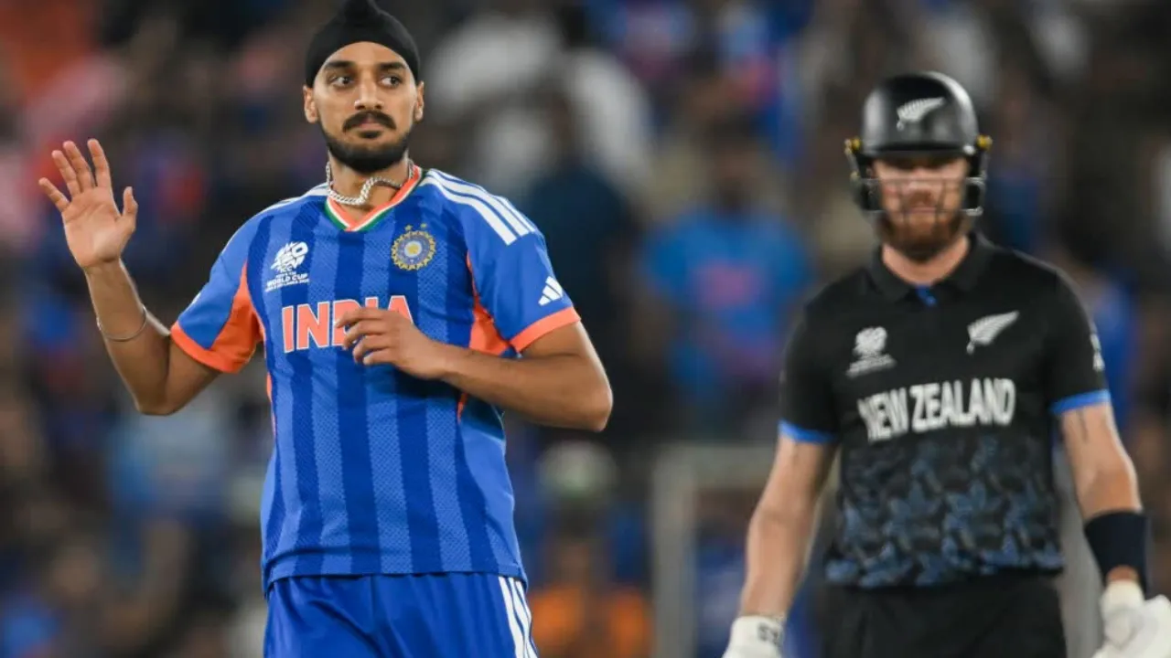 अर्शदीप पर ICC का जुर्मानाः टी20 विश्व कप 2026 फाइनल में गेंद फेंकने के लिए 15% मैच फीस कटौती, मिलेगा 1 डिमेरिट पॉइंट