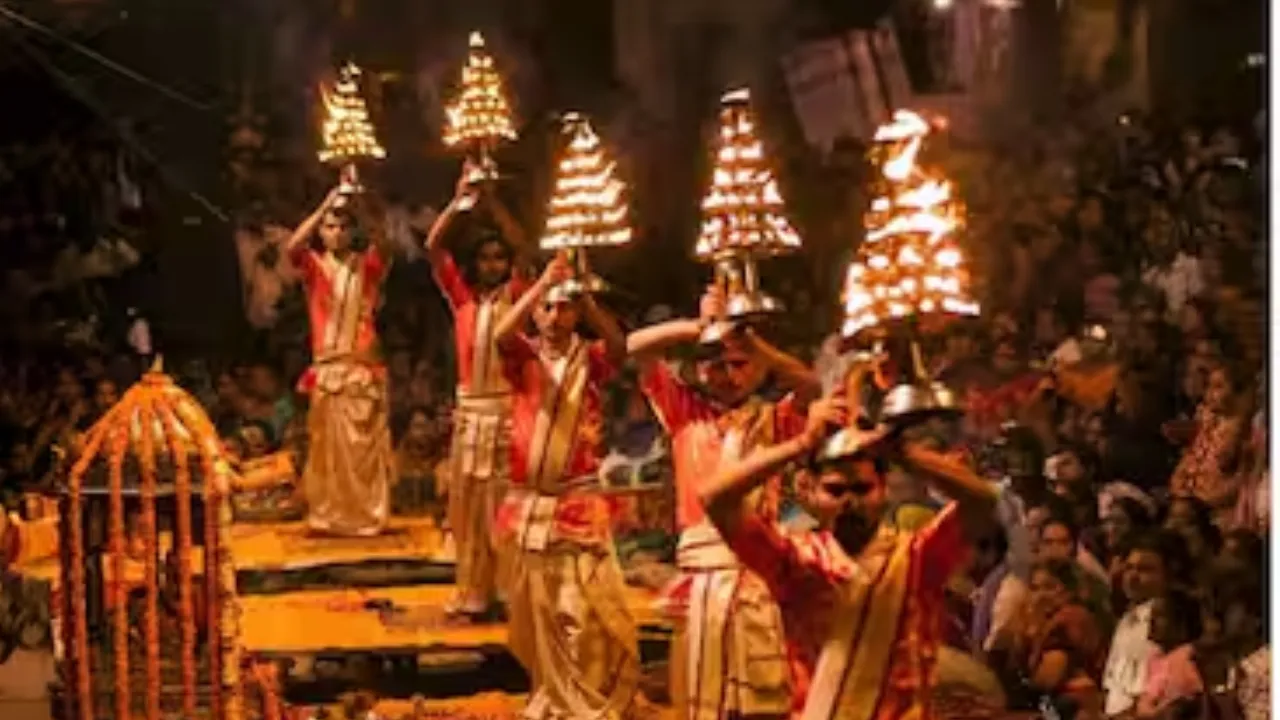 चंद्रग्रहण की वजह से विश्व प्रसिद्ध मां गंगा की आरती का समय बदला... जानें क्या है नया समय