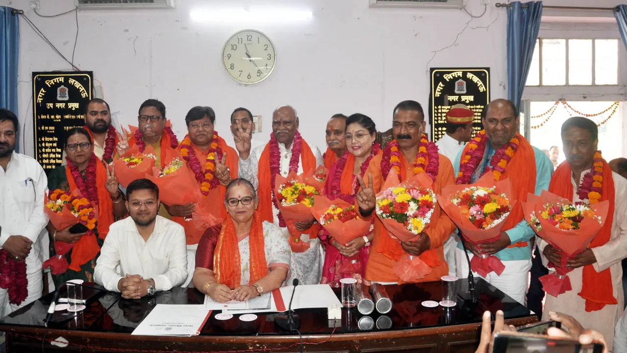 नामित पार्षद बोले हर वार्ड में कराएंगे विकास, शासन से नामित 10 पार्षदों को महापौर ने दिलाई शपथ