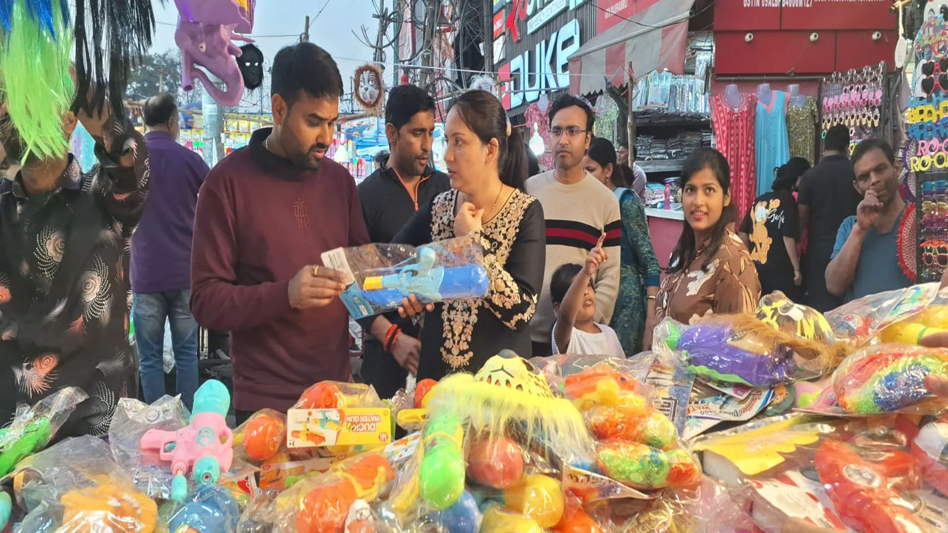 Bareilly: ऑपरेशन सिंदूर और डमरू-गदा से होगी रंगों की बौछार