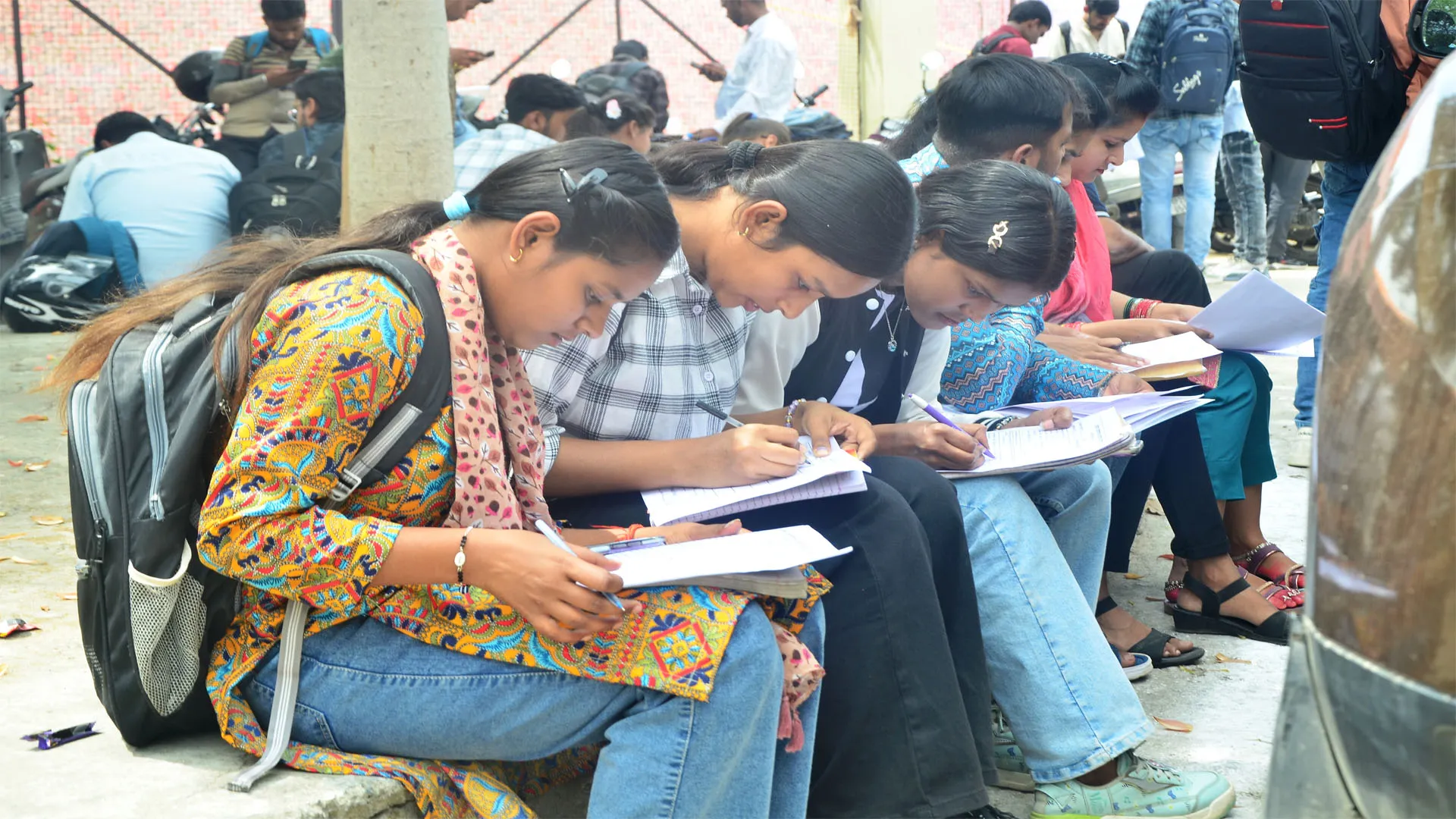 Bareilly : नौकरी की ललक में पहुंचे 32 सौ युवा...1477 के चमके सितारे