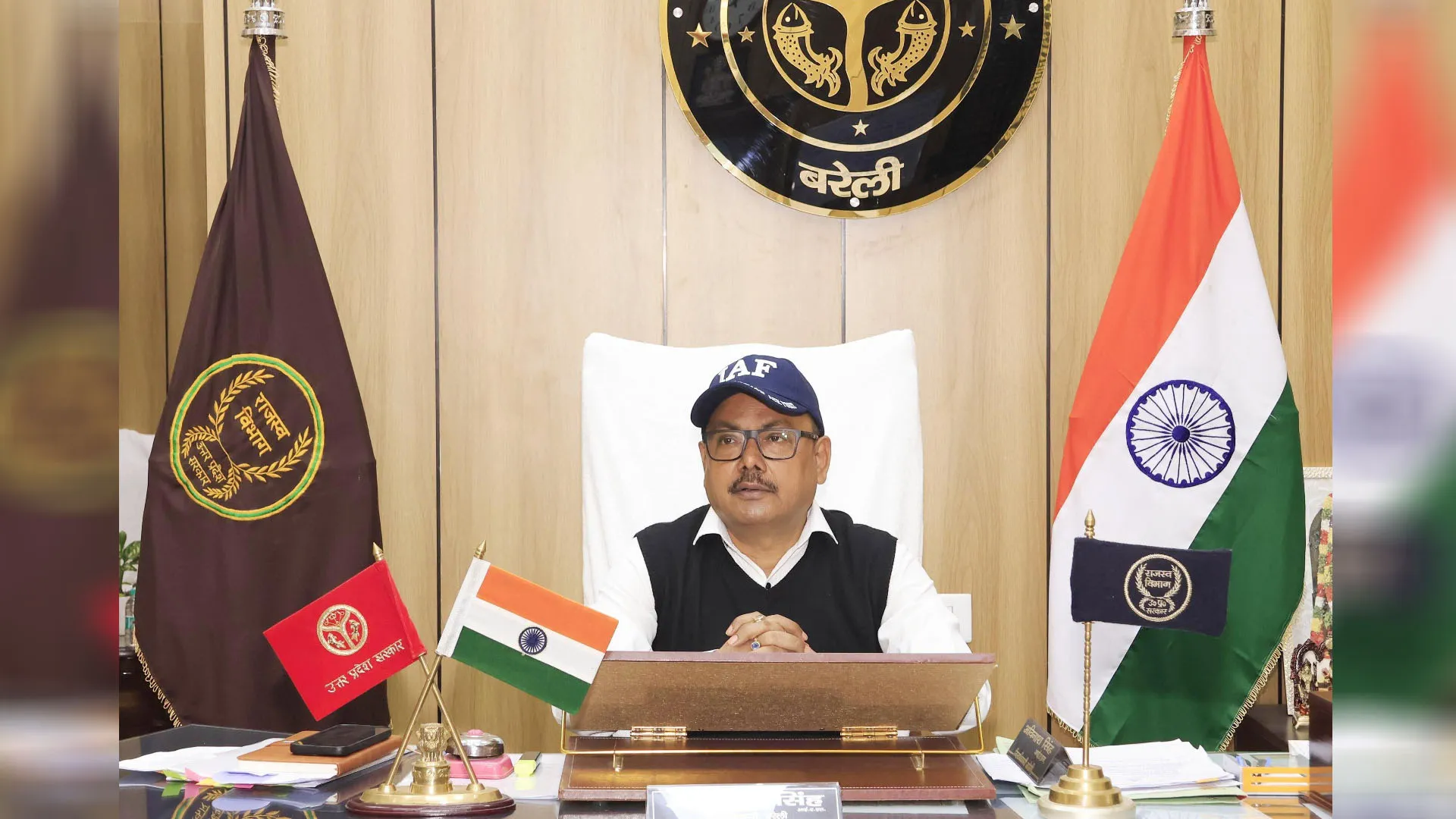 Bareilly: डीएम की मेहनत ने होली पर जमाया रंग, सीएम डैश बोर्ड रैंकिंग में बरेली अव्वल