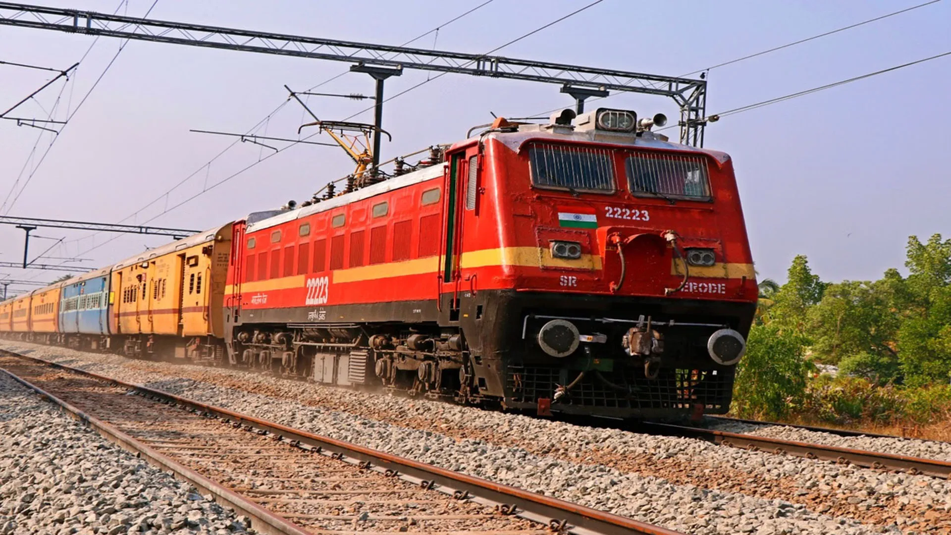 Bareilly: प्रधानमंत्री बरेली होकर गुजरने वाली इस ट्रेन को दिखाएंगे हरी झंडी