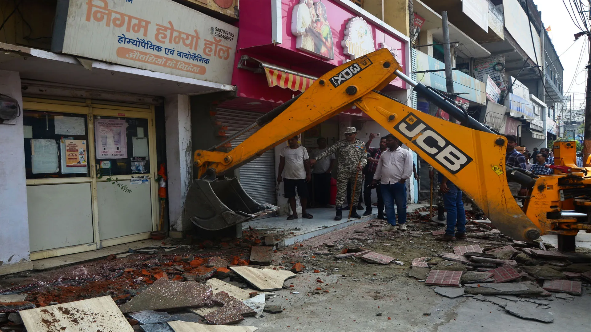 Bareilly: बुलडोजर कार्रवाई पर व्यापारियों में आक्रोश, आज एडीएम सिटी और नगर आयुक्त से मिलेंगे