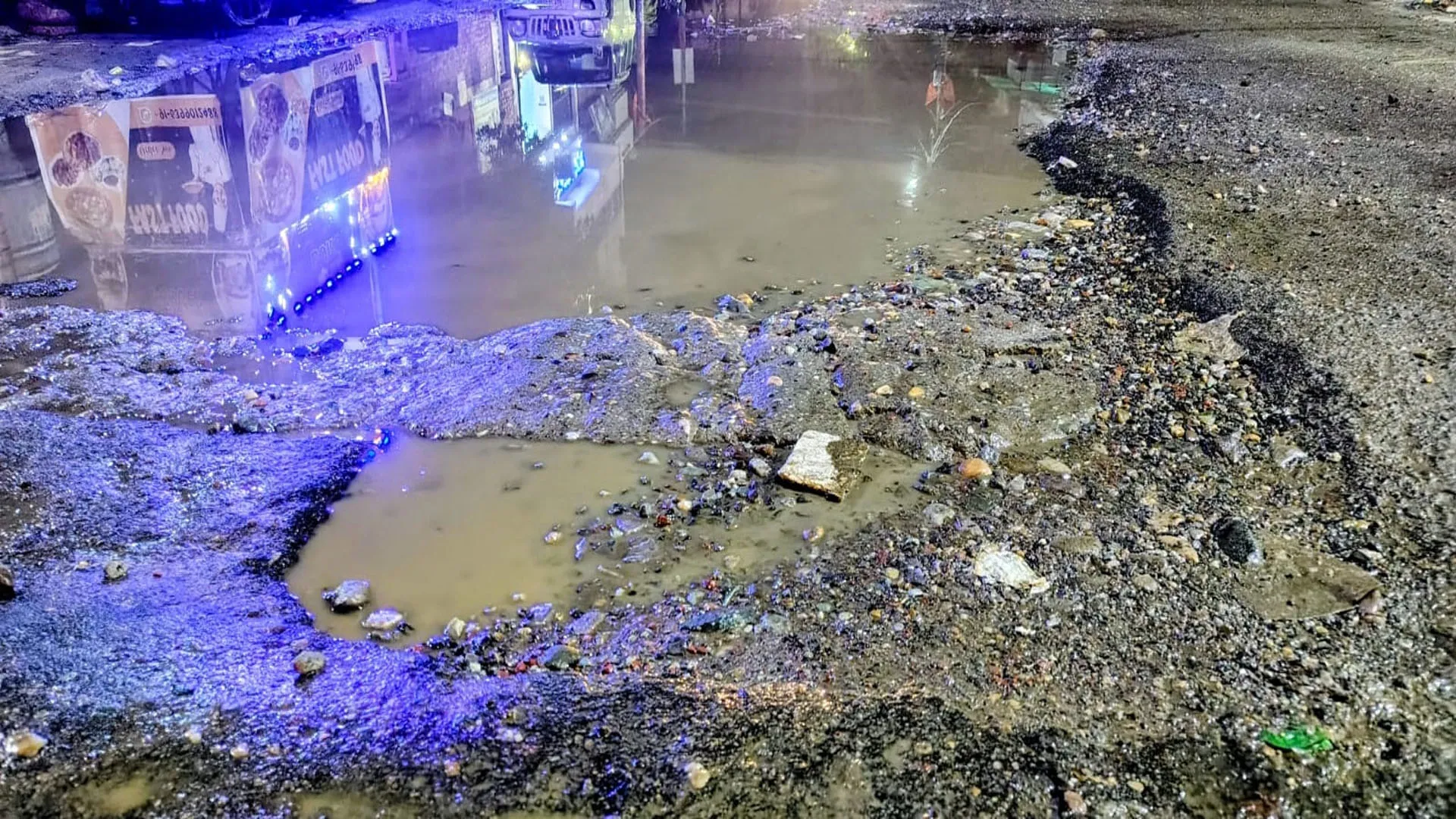 Moradabad: बारिश ने बिगाड़ी शहर की सूरत...कई इलाकों में जलभराव से लोग हलकान 