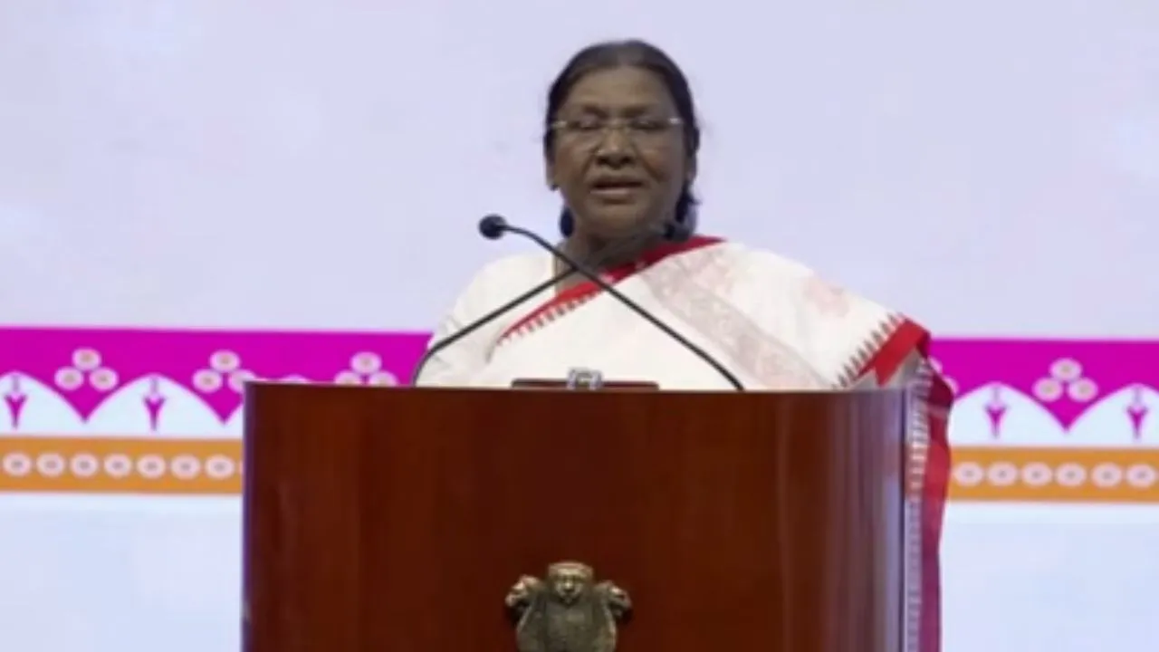 होली से पहले महिलाओं को तोहफा:  राष्ट्रपति ने लांच की ये योजनाएं, दी चार बड़ी सौगात 