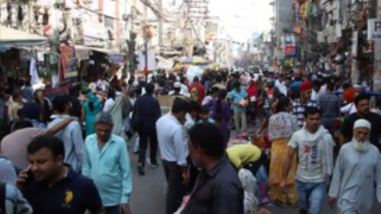 काशी पहुंचे रोमानिया मिलिशौती सिटी के मेयर: स्मार्ट सिटी के कार्यों को जाना, कंट्रोल सेंटर कार्यप्रणाली को समझा