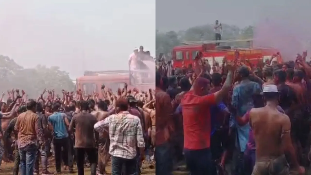  बाराबंकी पुलिस का जश्र:  पुलिस लाइन में उड़ा अबीर-गुलाल, जमकर थिरके खाकी के धुरंधर