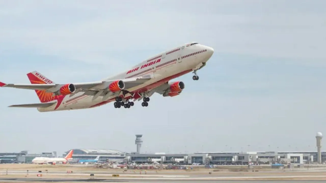 एयर इंडिया का ऐलान:  टोरंटो, फ्रैंकफर्ट और पेरिस के लिए स्पेशल फ्लाइट, वेस्ट एशिया संकट के बीच शुरू करेगा अतिरिक्त उड़ान 
