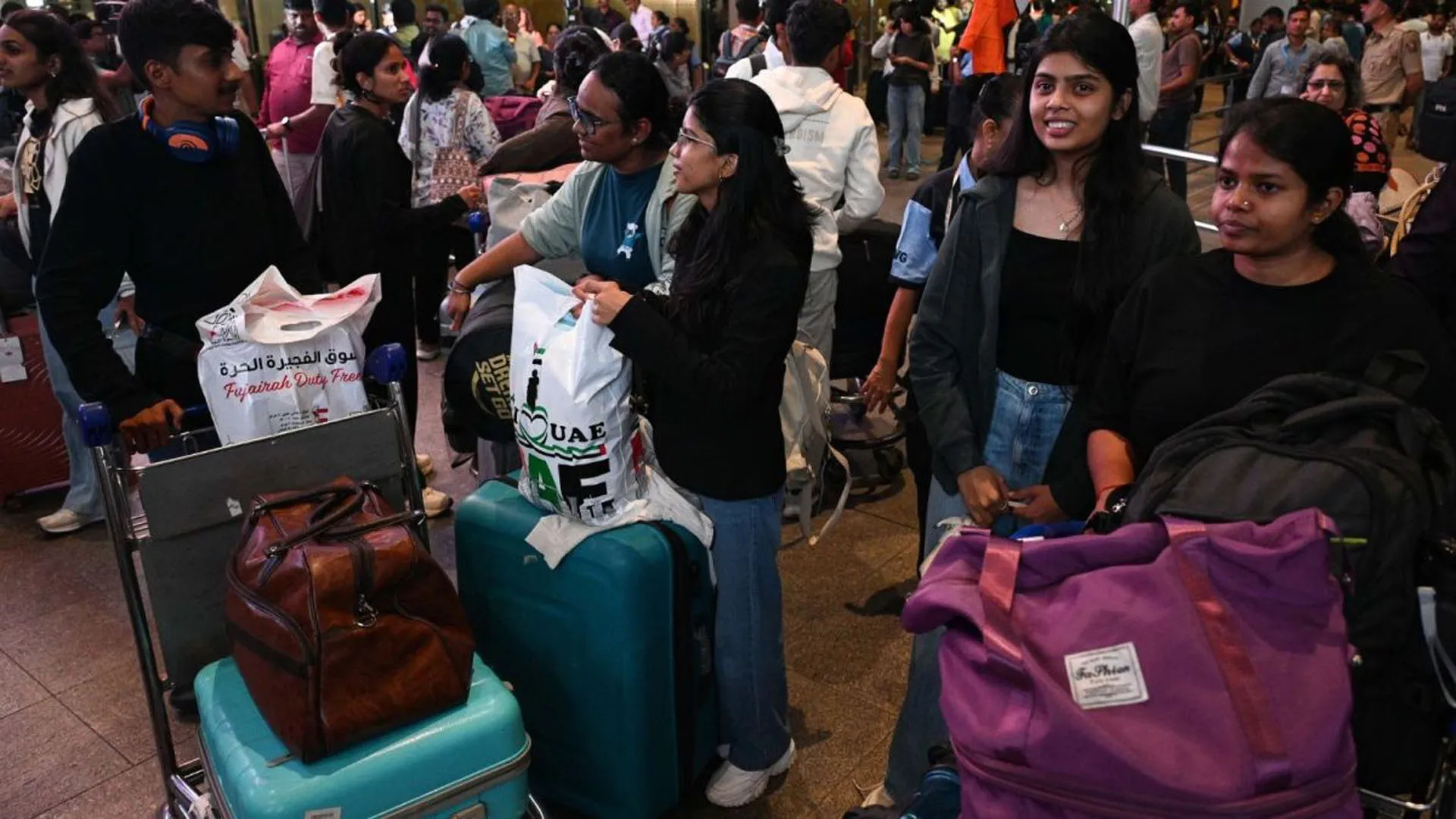 Uttrakhand: खाड़ी देशों में फंसे जनपदवासियों का जुटाया जा रहा ब्योरा