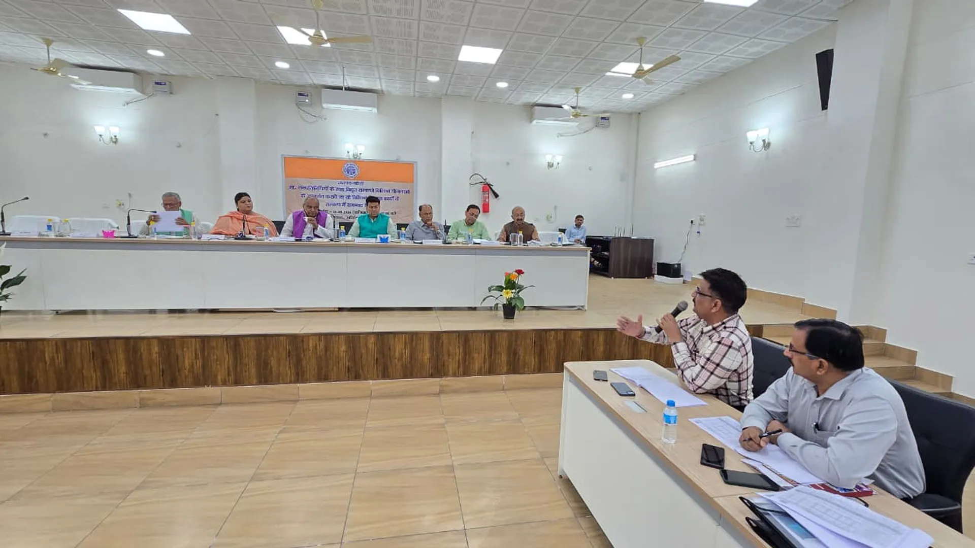 Bareilly : सांसद की चेतावनी...गर्मी में फाल्ट और लो-वोल्टेज की समस्या नहीं होगी बर्दाश्त  