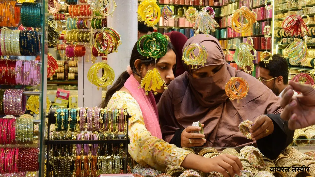 ईद की बाजारों में रौनक:  डिजाइनर टोपियों और सेवइयों से पटा बाजार, जुटे खरीदार