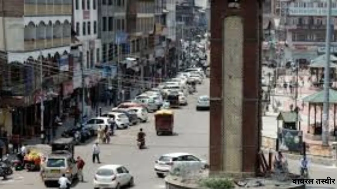 कश्मीर में 5 दिन के बाद खुले बाजार:  इंटरनेट-प्री पेड मोबाइल फोन सेवा बहाल, हालात सामान्य होने पर दी गई छूट 