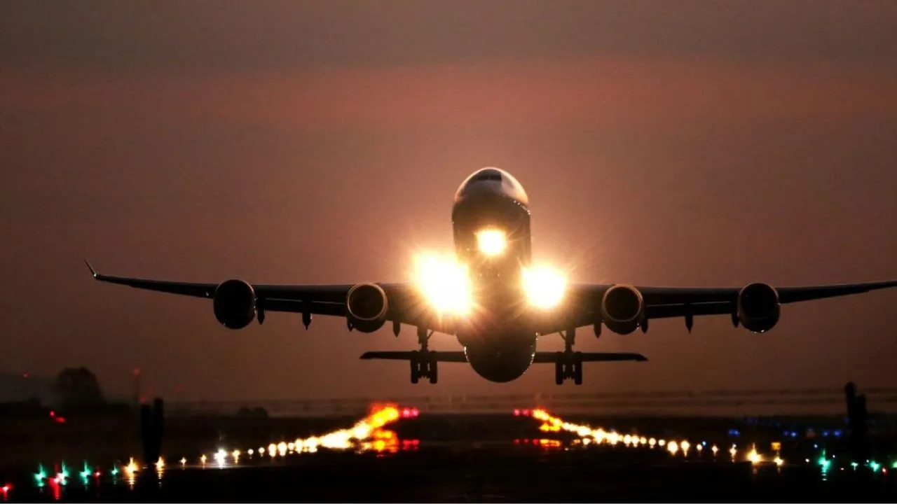 जेवर इंटरनेशनल एयरपोर्ट पर आया बड़ा अपडेट:  45 दिन में शुरू हो जाएगी Commercial Flights, जानिए क्या बोले उड्डयन मंत्री 