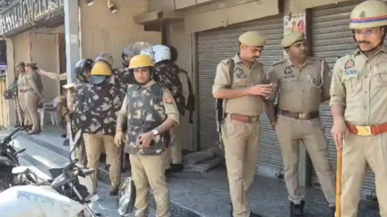 Meerut News : सीलिंग के खिलाफ मेरठ बंद, बाजारों के साथ चिकित्सा सेवाएं भी ठप 