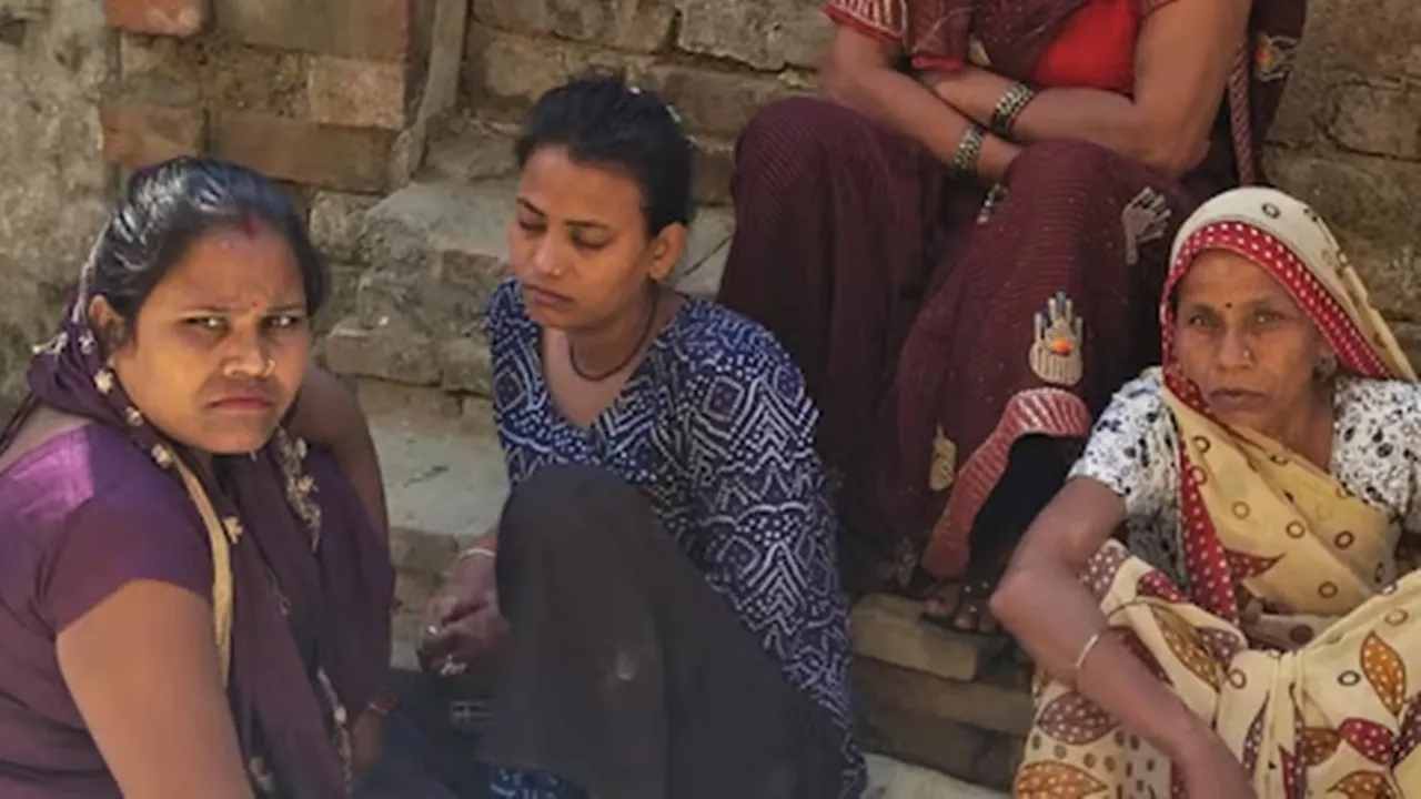 मुरादाबाद : शादी में गए थे परिजन, तो बेटे ने कर दिया कांड, रेत दिया चाकू से बहन का गला, वजह जान पुलिस भी हैरान