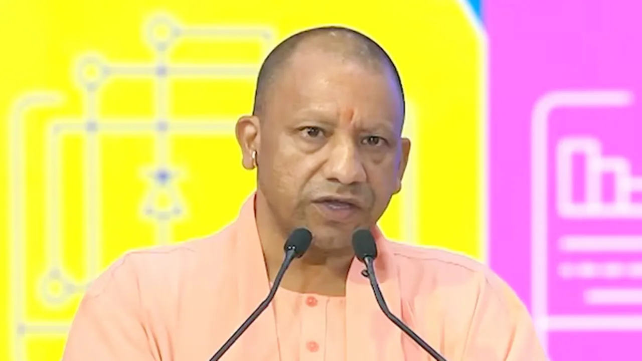 आजमगढ़ दौरे पर सीएम योगी :  डेयरी केंद्र का किया उद्घाटन, कहा- विकास को सिर्फ सैफई तक सीमित रखती है सपा