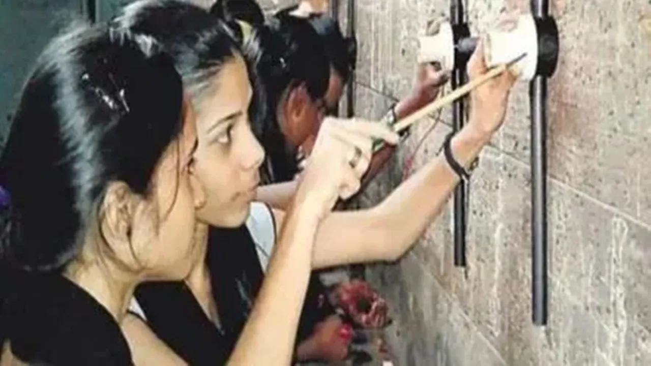 ITI कर रहे युवाओ के लिए खुशखबरी : अडानी और टाटा ग्रुप अब अप्रेंटिस के लिए अधिक युवा लेंगे