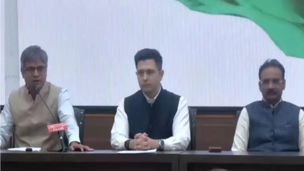 AAP में सियासी भूकंप...  सांसद राघव चड्ढा, संदीप पाठक और अशोक मित्तल ने पार्टी से दिया इस्तीफा, भाजपा में हो सकते हैं शामिल