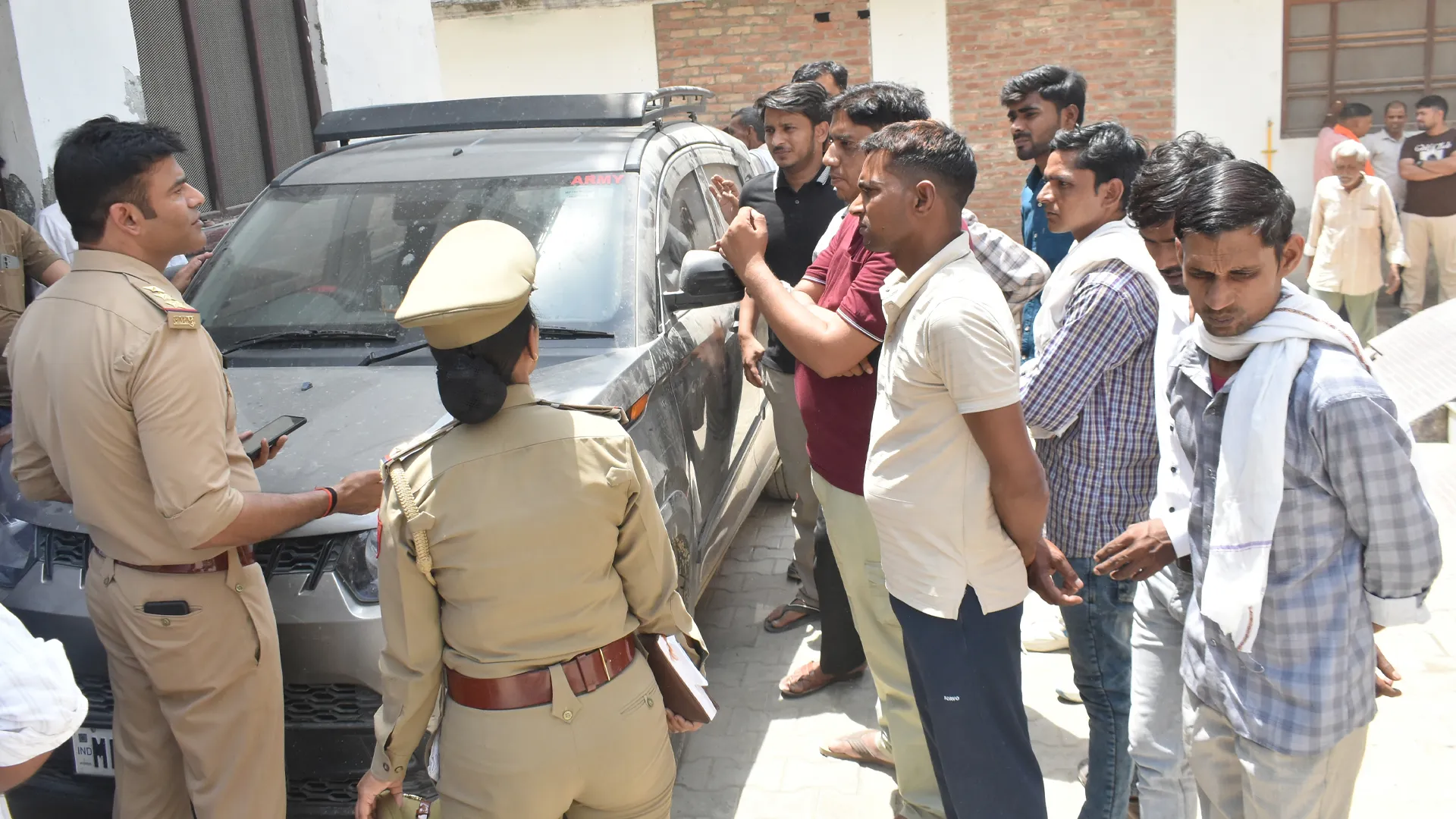 Bareilly : पापा बेरहम..मासूम की जुबां से फूटे मम्मी की हत्या के गम