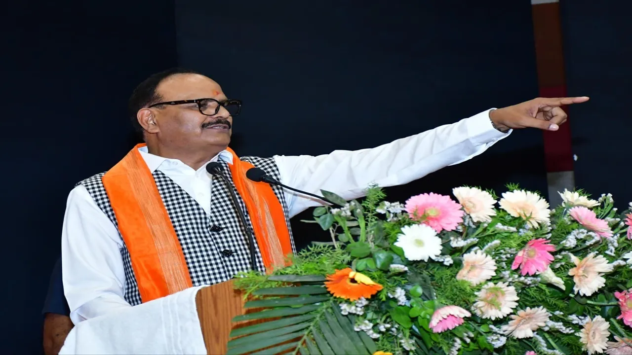 नारी शक्ति वंदन कार्यक्रम में बोले ब्रजेश पाठक- महिलाओं को अब उनका हक दे रहे हैं प्रधानमंत्री मोदी