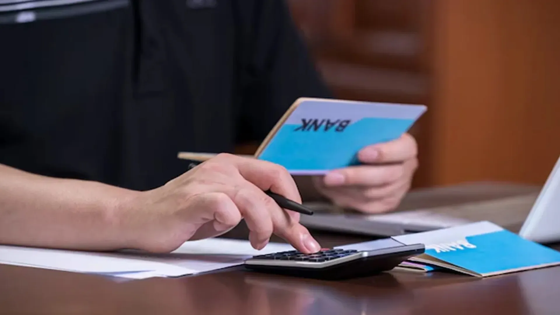 Pilibhit: 38 खातों में संदिग्ध लेनदेन उजागर, फ्रीज कराई 3.87 करोड़ से अधिक धनराशि