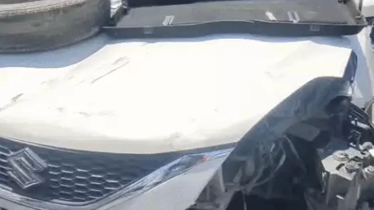  प्रयागराज : 100 की रफ्तार से दौड़ रही कार डिवाइडर से टकराकर कई बार पलटी, बाल-बाल बचा चालक