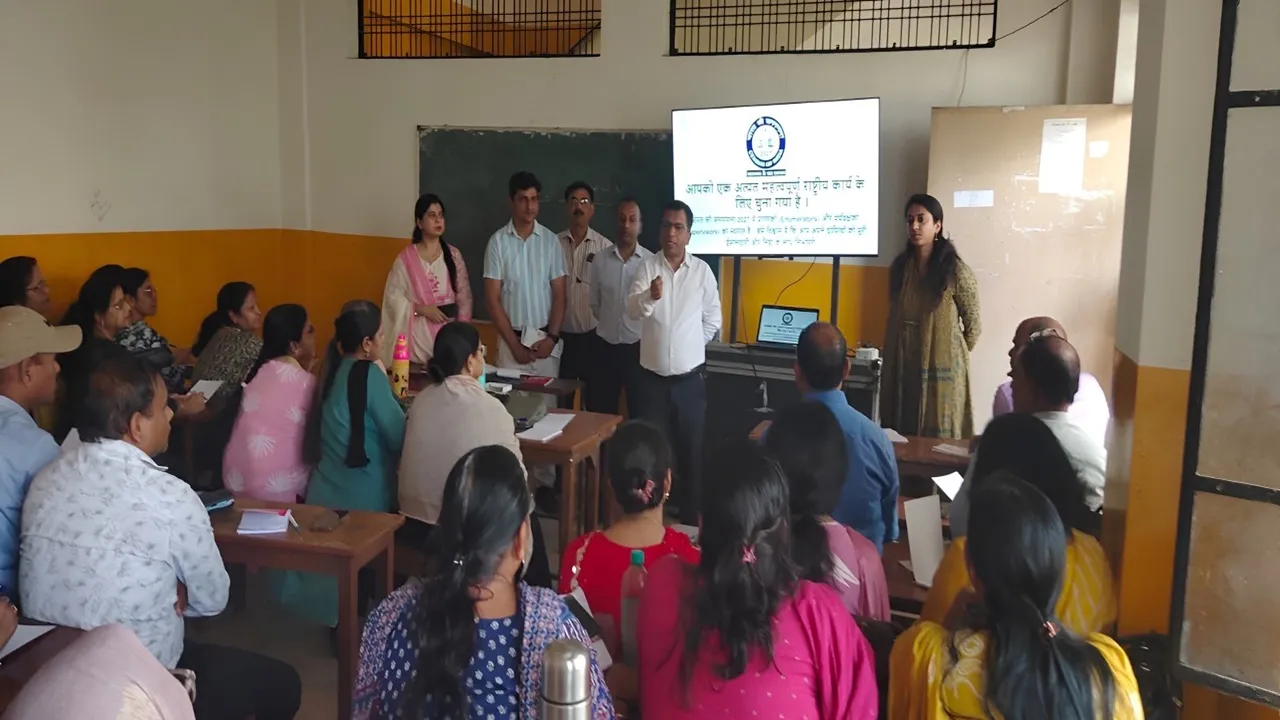 बाराबंकी : 22 मई से हाउस लिस्टिंग कार्य, पहली बार स्वगणना की सुविधा, डिजिटल तकनीक से पारदर्शी व त्रुटिरहित जनगणना का लक्ष्य