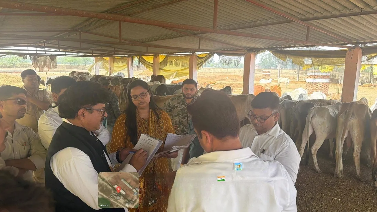 बाराबंकी : गौशाला निरीक्षण में खुली लापरवाही की परतें, भड़के गौ सेवा आयोग उपाध्यक्ष, लगाई फटकार