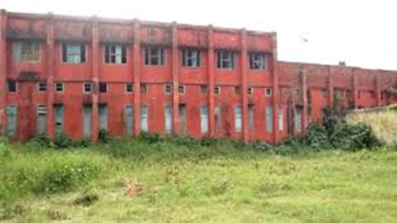 कानपुर : एएनडी कॉलेज का होगा कायाकल्प, नगर आयुक्त ने किया निरीक्षण 