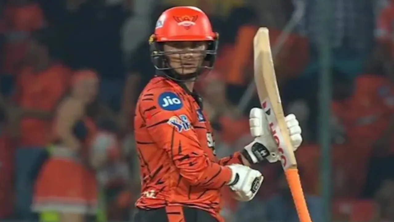 आईपीएल 2026 : सनराइजर्स ने दिल्ली कैपिटल्स को दिया 243 रन का लक्ष्य, अभिषेक ने जड़ा तूफानी शतक